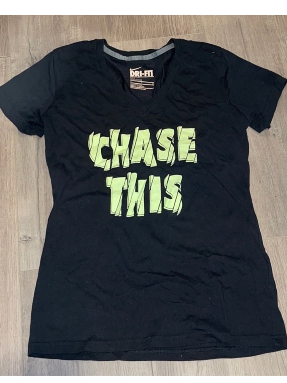 🏷️NIKE~DRI-FIT V-Neck Soft Tee